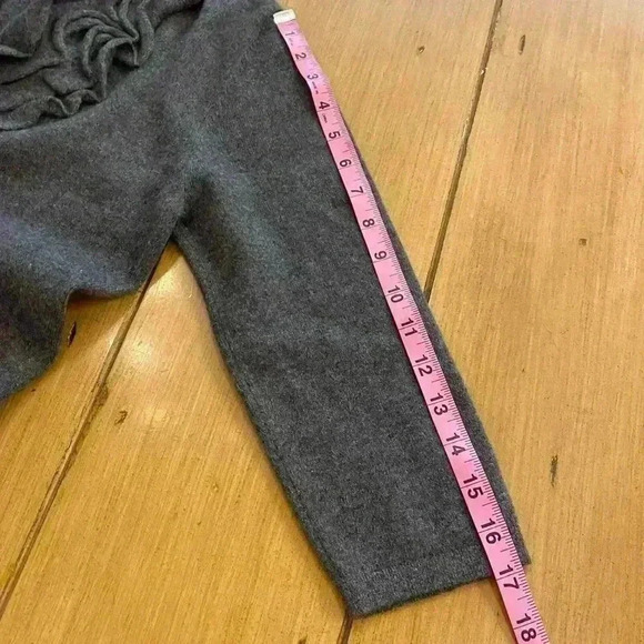 Cashmere Gray Sweater, size large, excellent condition - Picture 5 of 11
